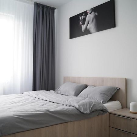 Silence Appartments Орадя Экстерьер фото
