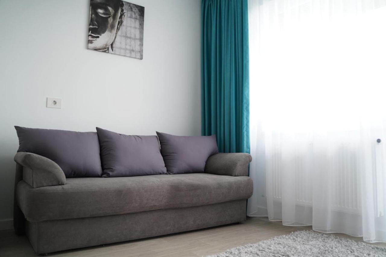 Silence Appartments Орадя Экстерьер фото